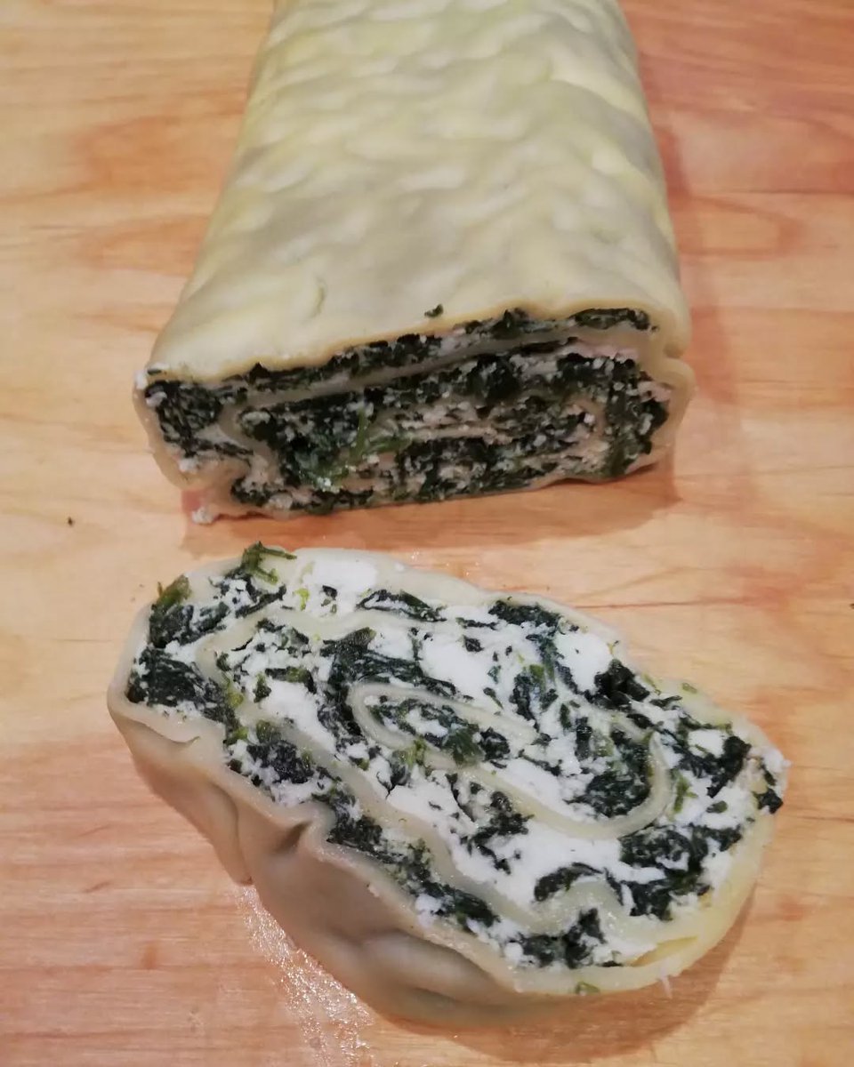 YourAbruzzo's tweet image. Che bontà la pasta “#AlluSparon”! Il nome deriva dallo “#Sparune”, il canovaccio ad anello che le donne usavano per portare sul capo la “#Conca” piena d’acqua. Tradizione e gusto d’#Abruzzo in un solo piatto!
📸IG katiabonamassa
#abruzzo #viaggioinabruzzo #ricetteabruzzesi