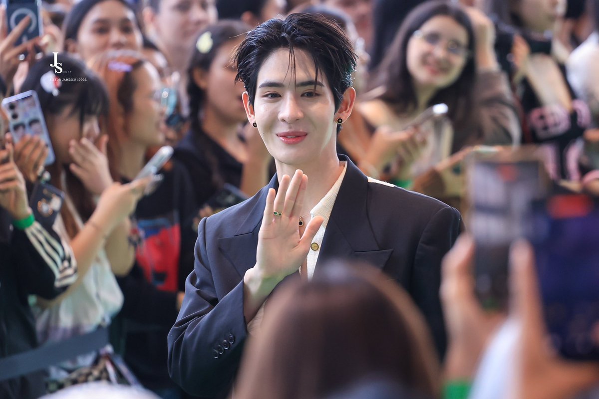 Sunnyjamessu's tweet photo. 071125 ෆ

เจ๋มทักทายพี่ ๆ แฟนคลับ 🤧

JAMESSU AT IQIYI IJOY TH26
#JamesSu
#iQIYIiJOYTH2026
#iQIYIiJOYTH2026xDMD https://t.co/91P1aXr6vI