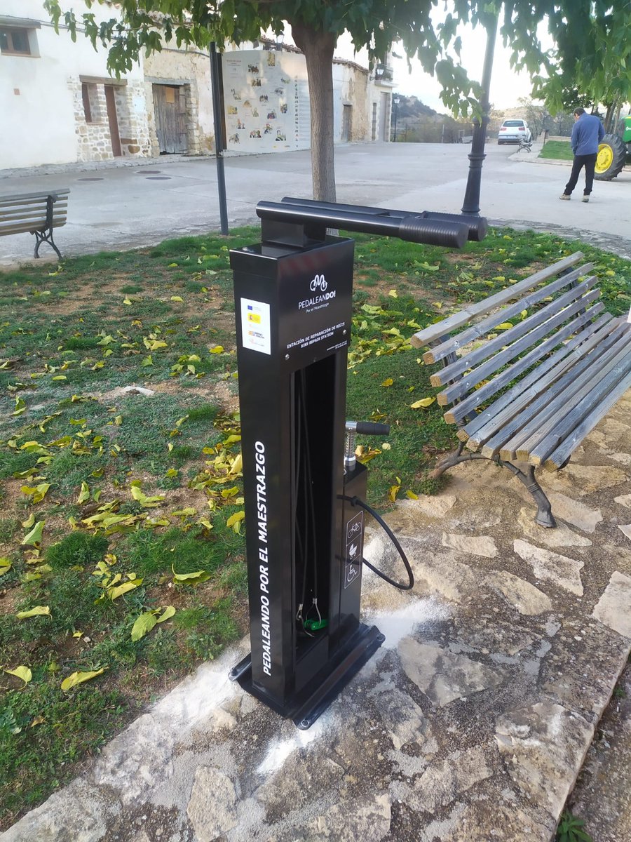 Com_Maestrazgo's tweet image. 🚴‍♂️ El Maestrazgo pedalea hacia el turismo sostenible 🌿
La Comarca del Maestrazgo instala seis estaciones de reparación de bicicletas en Allepuz, Bordón, Cantavieja, Cuevas de Cañart, Fortanete y Villarluengo

Pronto, nuevas acciones bajo la marca Pedaleando por el Maestrazgo 🚵‍♀️