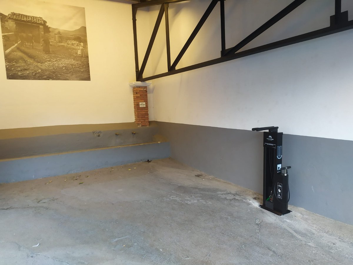 Com_Maestrazgo's tweet image. 🚴‍♂️ El Maestrazgo pedalea hacia el turismo sostenible 🌿
La Comarca del Maestrazgo instala seis estaciones de reparación de bicicletas en Allepuz, Bordón, Cantavieja, Cuevas de Cañart, Fortanete y Villarluengo

Pronto, nuevas acciones bajo la marca Pedaleando por el Maestrazgo 🚵‍♀️