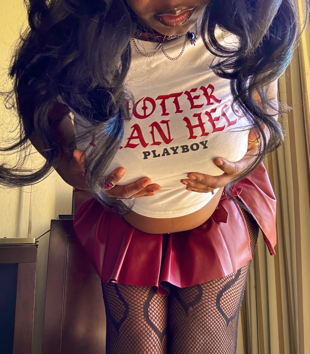 nahdiyahh's tweet photo. I hate I didn’t go out on Halloween. This look was just too tea 😮‍💨 https://t.co/o252xCUAue