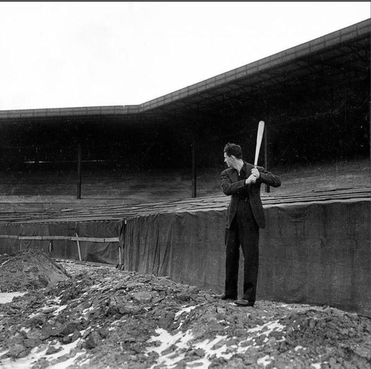 nut_history's tweet photo. Ted Williams ready to taking BP anywhere https://t.co/DE3vBJwFgQ