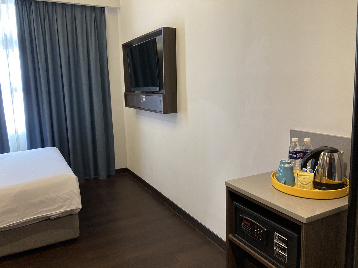 Staythcom's tweet image. #โรงแรมสุดคุ้ม Travelodge City Centre Kuala lumpur agoda.com/partners/partn… ตั้งอยู่ใกล้กับย่าน China Town และ Central Market และห่างจาก Pataling Street 200 เมตร ใกล้ร้านอาหารหลายร้าน ห้องพักสะอาด ห้องกว้างพักสบาย #กัวลาลัมเปอร์ #KL #malaysia #มาเลเซีย #มาเล #เที่ยวมาเล