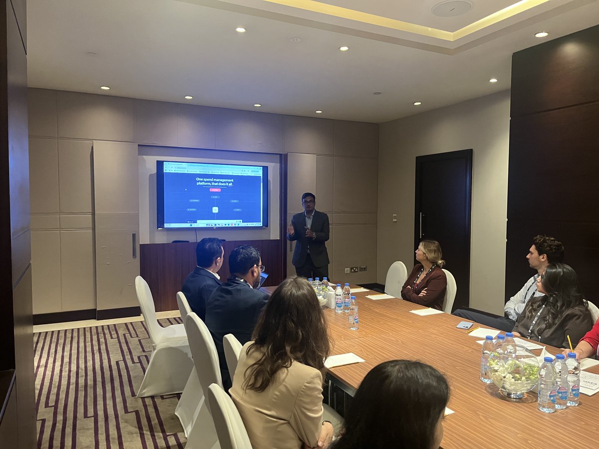 Zoho Expense tweet media