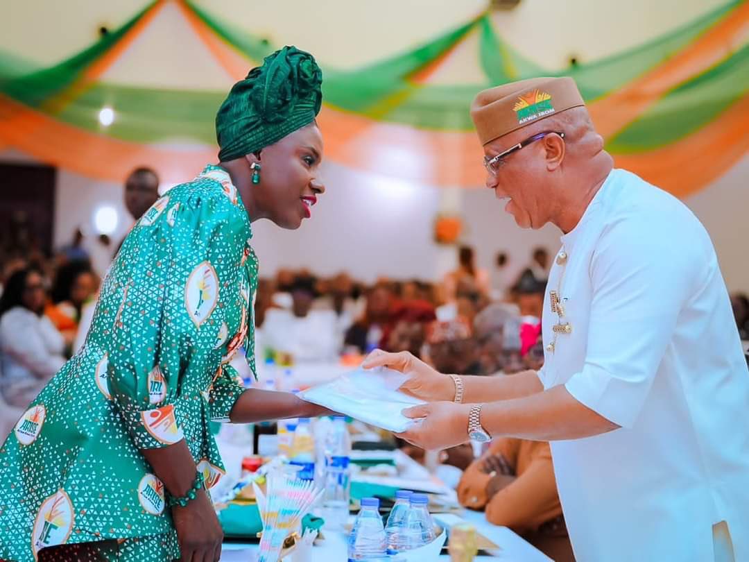 _PastorUmoEno's tweet image. Congratulations to Mayor @UkemeforUA Ukeme Awakessien-Jeter on her reelection as Mayor of Upper Arlington, Ohio, USA.

Your victory is a testament to your outstanding leadership, integrity, and the confidence your people have in your vision. As the Governor of your ancestral…