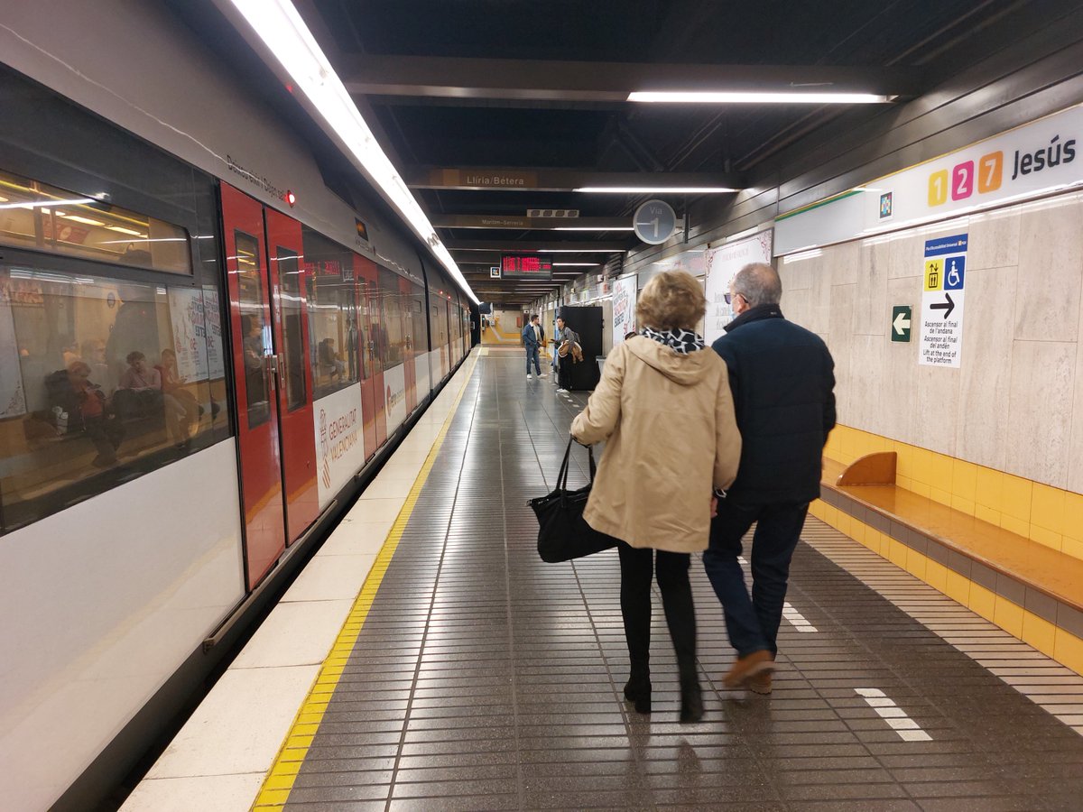 ⚠️ Accés Renfe-AVE de l’estació de Jesús de #Metrovalencia, tancat temporalment per obres

🚧 Per obres de l’Ajuntament en l’Avinguda Giorgeta, l’accés de l’estació de Jesús del carrer Rois de Corella romandrà tancat 

🗓️ A partir del dilluns dia 10 de novembre

✅ Accés pel