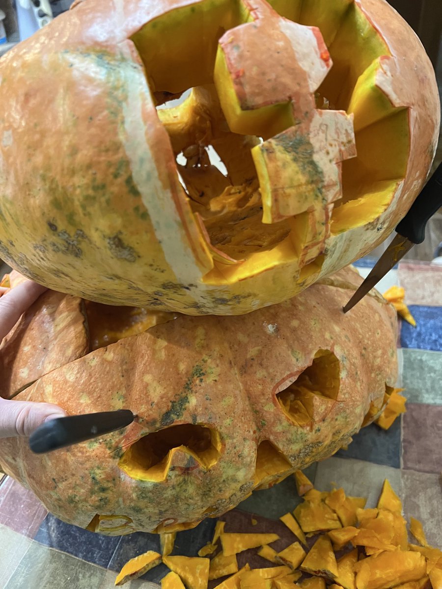 volkigor92's tweet photo. @blumcrypto #brinblum 📈🎃#Halloween2025 #meme #carving https://t.co/mpZOAfjcfT