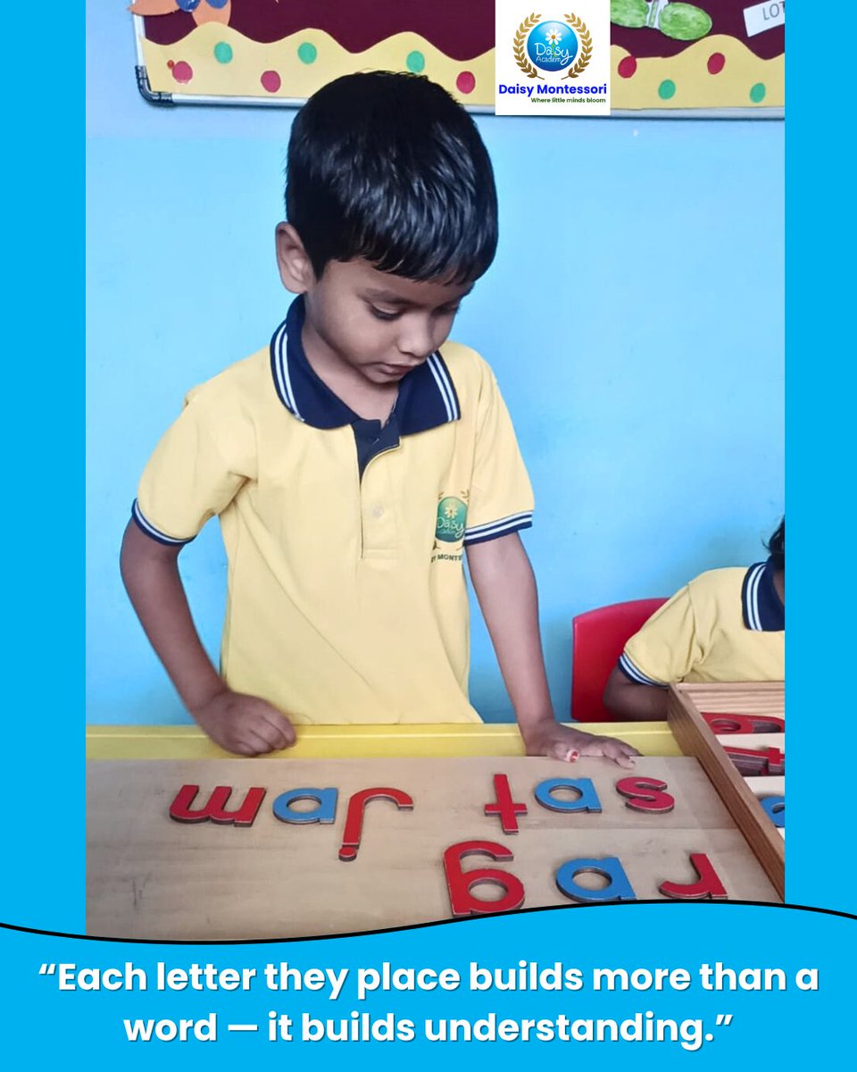 MontessoriDaisy's tweet image. The Moveable Alphabet helps children express ideas long before writing, building confidence one word at a time.  #daisymontessori #MontessoriMoments #LearningThroughDoing