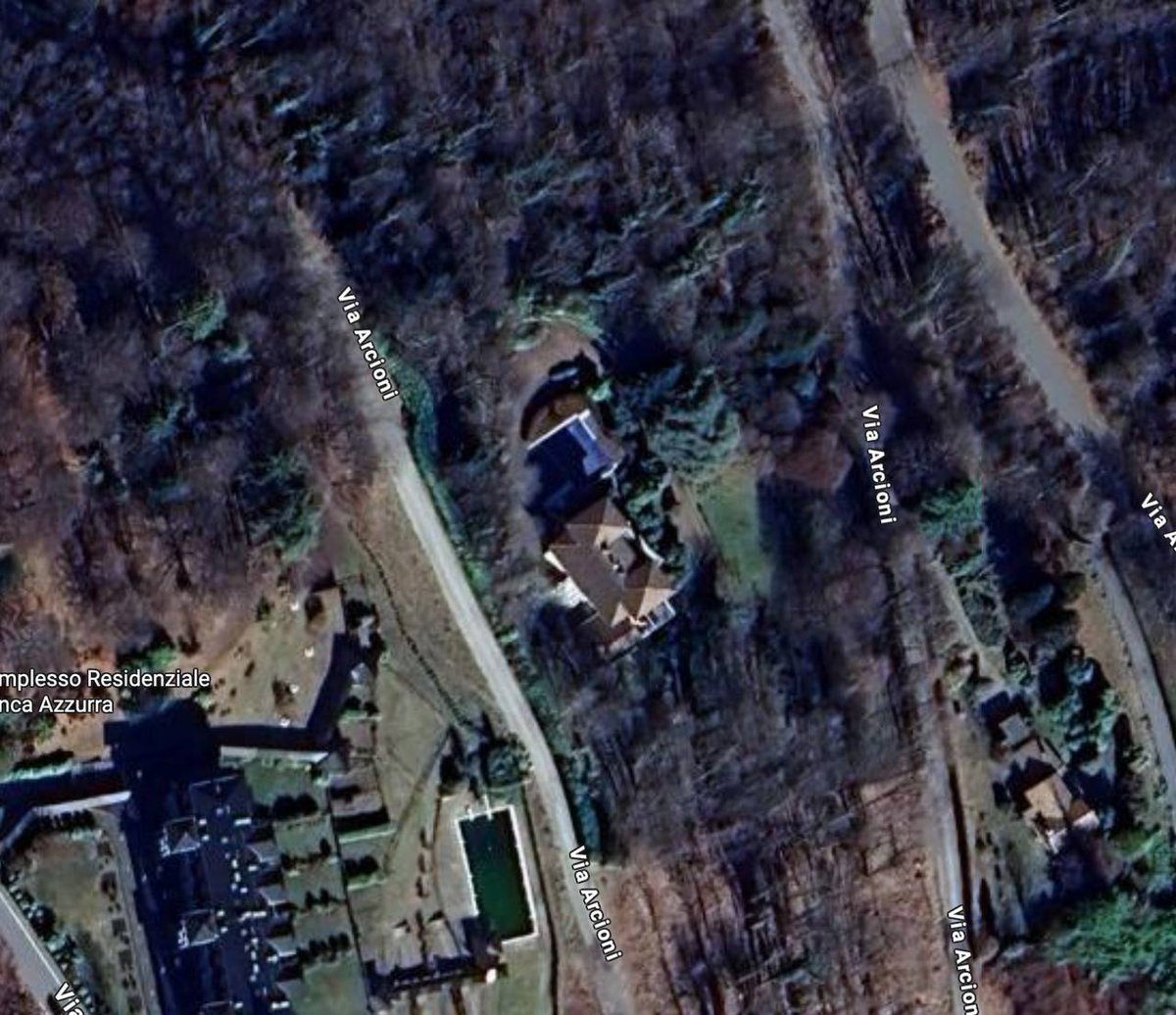 ACF_int's tweet image. ❗️Close to Putin, Russian propagandists own villas in Italy.

🔴 Artem Bikov. Owner of the major news agency URA. RU. His outlets regularly justify the war with Ukraine and publish stories about the heroism of Russian soldiers.

Bikov still owns an 806 m² villa in the Italian…