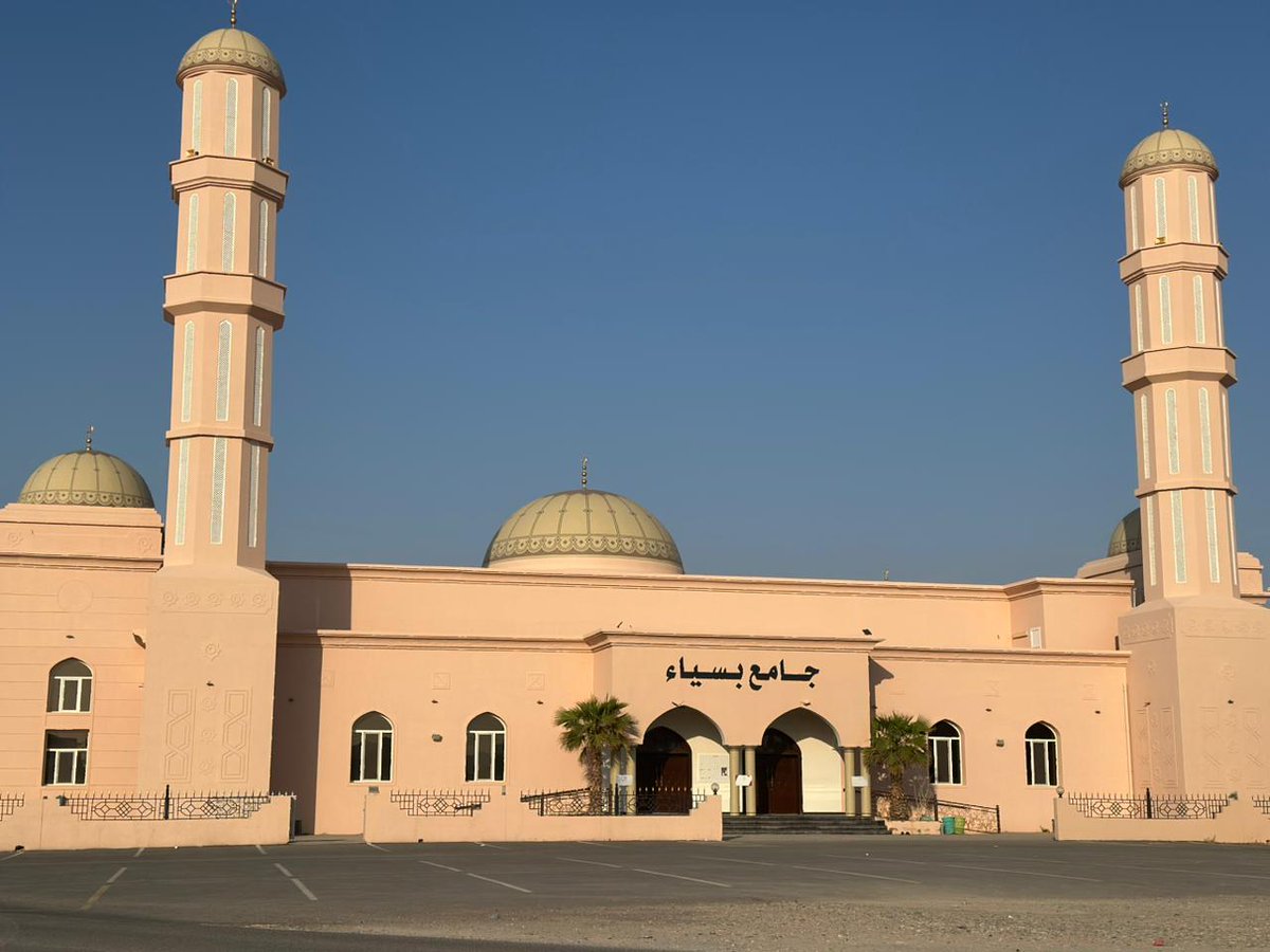 صدح الخطيب بكلامه المتفاخر 
وشحذ الهمم بشباب عمان 🇴🇲 
وضرب المثال بخير الأنام وصحبه 
في دور الشباب لنشر الإسلام بكل مكان 
فتحية لشباب عمان وثباتهم وعزمهم
لصون عمان وشعبها ومنجزاتها بكل مكان 
شكرا لسلطان البلاد وزين شبابها 
حام العرين وخلفك شعب ثابت الإيمان  .