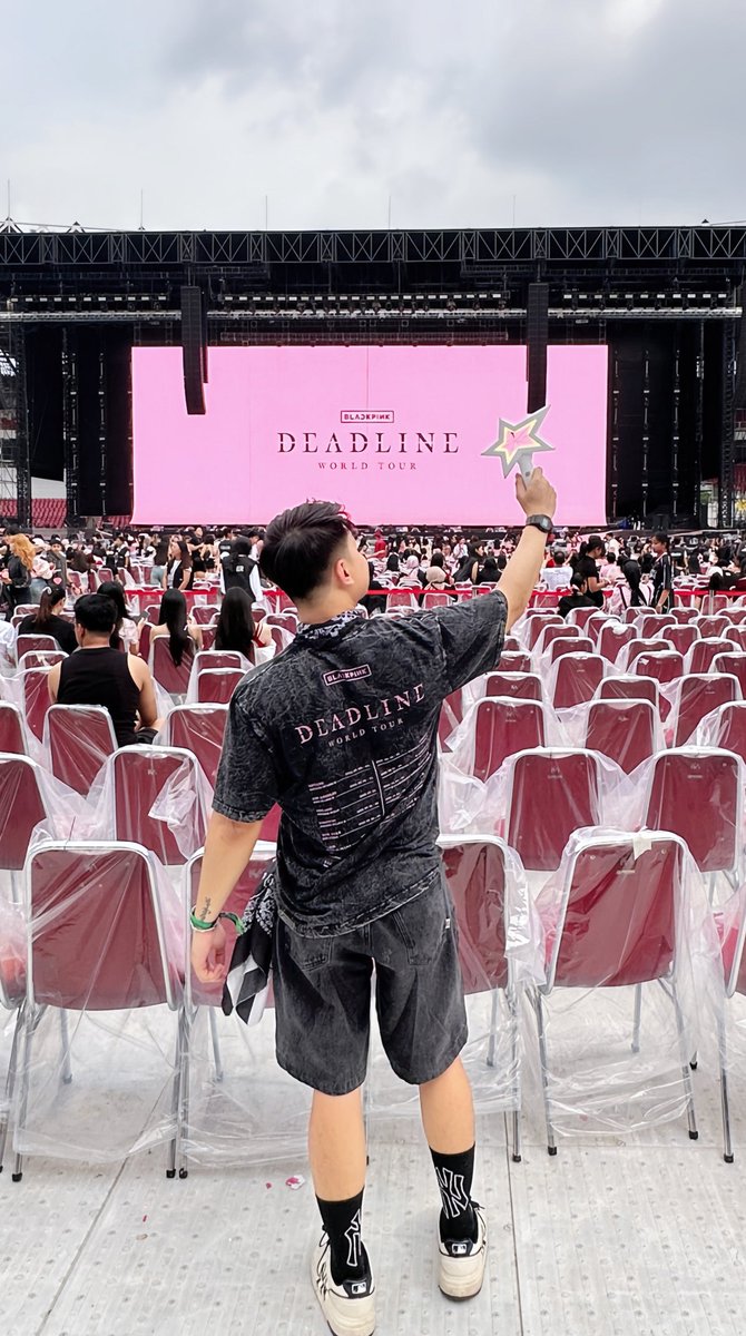 ingusback's tweet image. #BLINK #BLACKPINK_DEADLINE