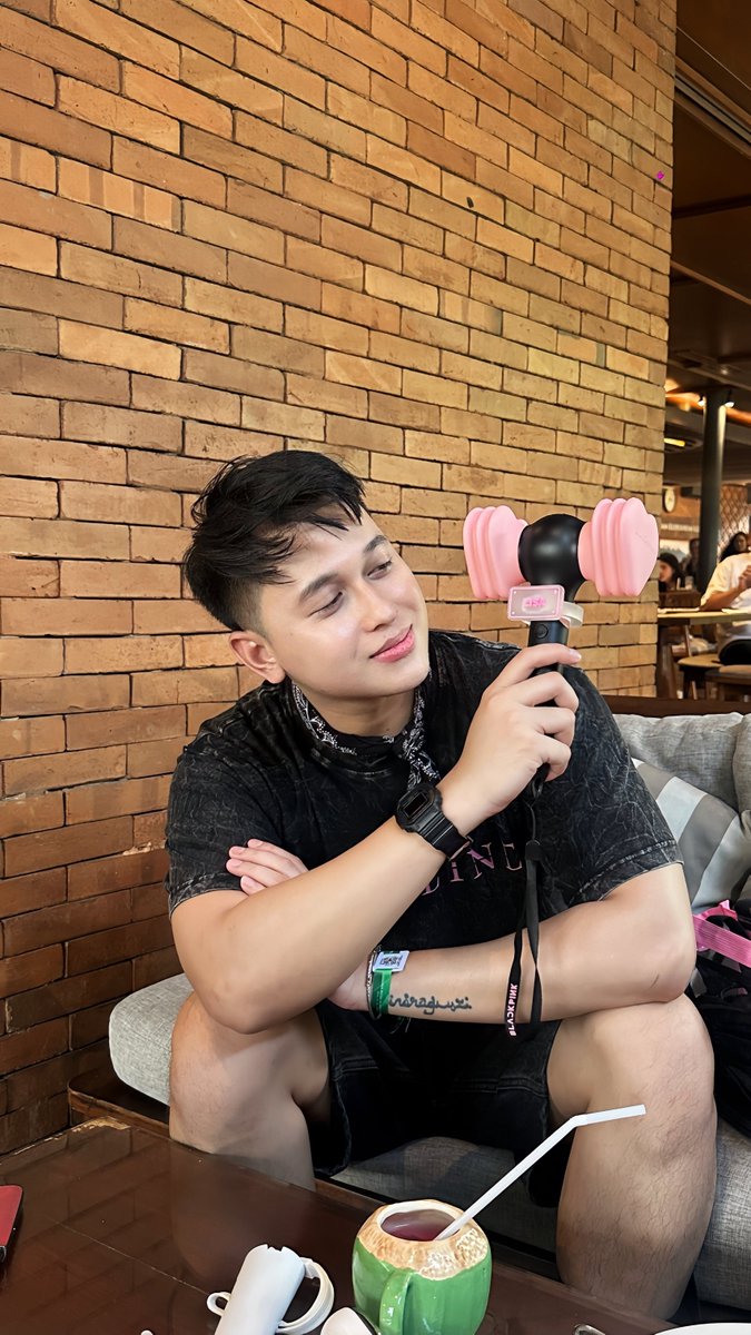 ingusback's tweet image. #BLINK #BLACKPINK_DEADLINE