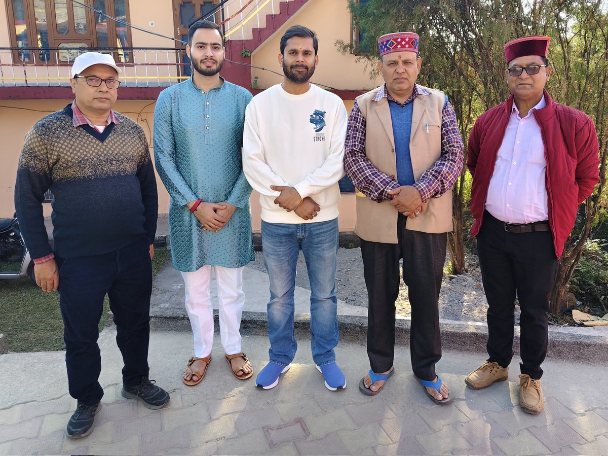 rishav_pandav's tweet image. आज #बैजनाथ में विभिन्न सामाजिक समारोह में अपनी उपस्थिति दर्ज करवाई...🙏🙏🙏
#जय_श्री_राम

रिशव पांडव