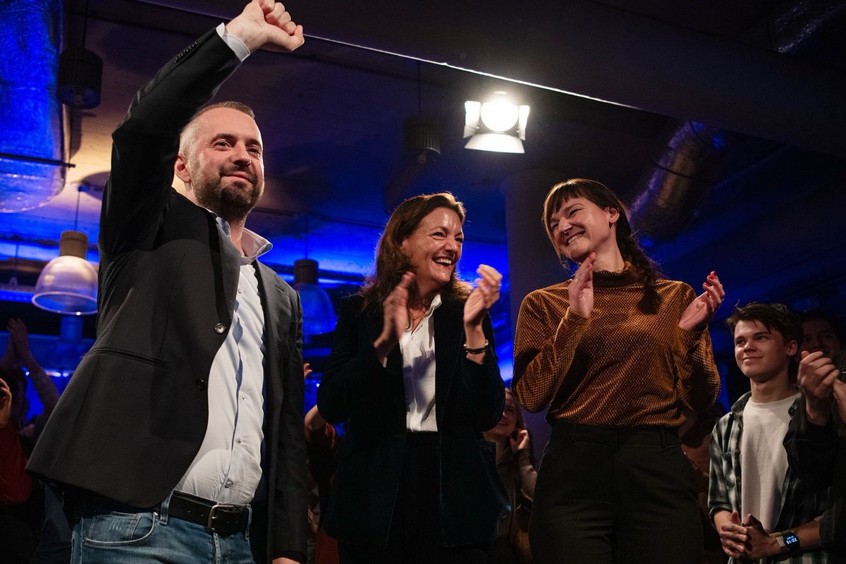 De uitslag is net vastgesteld door de kiesraad: alle SP-stemmers bedankt! Trots op de 36765 voorkeursstemmen. Wat een eer!

Deze pijnlijke uitslag voor ons, zal een bodem moeten zijn waar we ons keihard tegen gaan afzetten.

We gaan er vol voor!
Lees meer: facebook.com/share/p/17VncW…