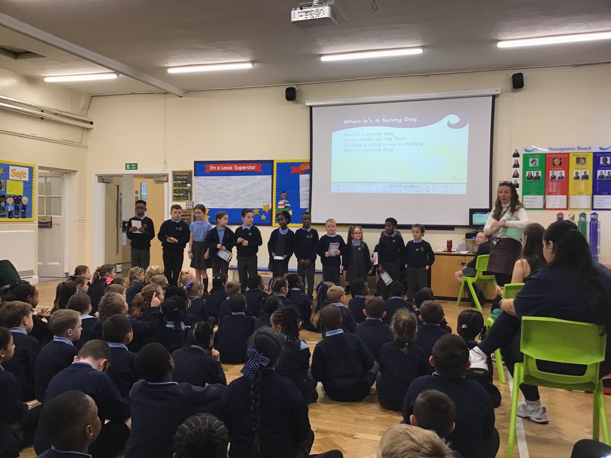 st_malachy's tweet image. This week in Year 3, the children learnt about St George and created fantastic posters of him! 🏰🎨 This term in PE, they’re enjoying gymnastics and badminton. 🤸‍♀️🏸 #Year3 #PrimarySchool #LearningFun&quot;