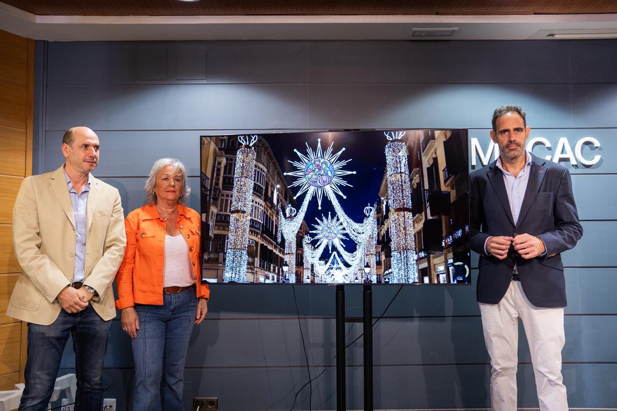 malaga's tweet photo. Málaga estrena diseño navideño en calle Larios y refuerza su compromiso con la sostenibilidad.

Más información 👉 https://t.co/QK9SQVgu3L https://t.co/4EsdRrXdAI