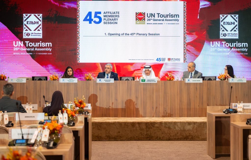 ألقيت الكلمة الافتتاحية في الجلسة العامة الخامسة والأربعين للأعضاء المنتسبين إلى منظمة الأمم المتحدة للسياحة، وهي منصة رائدة توحّد الجهود بين القطاعين العام والخاص لتحويل الرؤى إلى إنجازات. وأكّدت خلال كلمتي على أهمية الشراكات بين كافة أطراف القطاع السياحي لتعزيز دوره محرّكًا