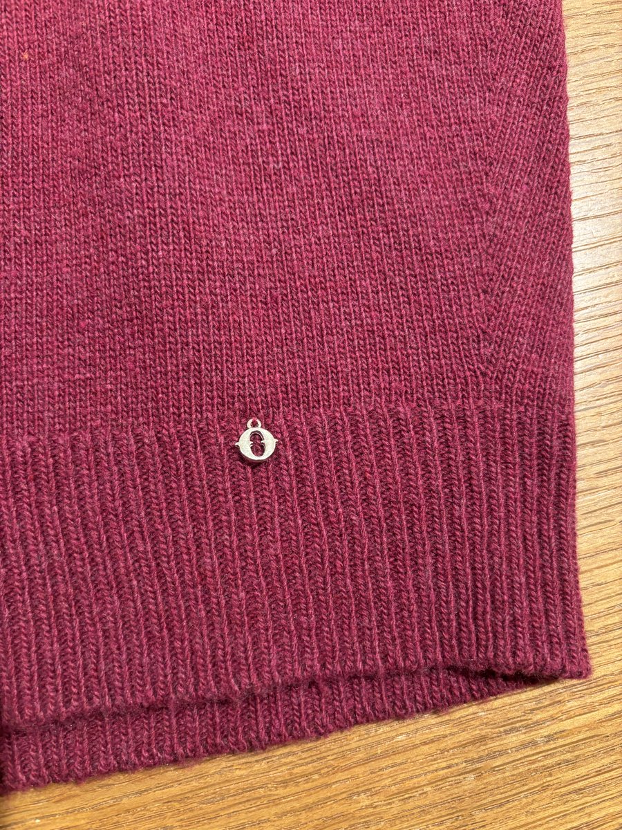 MANOAinter's tweet image. New Arrival🍷ottod‘Ame

ワイン系セーターは、ホールガーメントの定番タートルもあります。今季、ottodameイチオシのルージュノワールという色名で、ベリー、ワインなど様々な色味がmixしたような色彩が美しい〜🩷シックで大人感のあるエレガントな印象に。
¥35200
#ottodame #turtlenecksweater