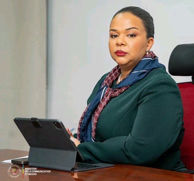 juvenoscar's tweet image. #Thérèse kayikwamba, s’exprime sur sa grossesse. 
Enceinte, elle affirme « assumer pleinement [sa] responsabilité de protéger [son] enfant, de #préserver [sa] famille et de poursuivre, avec sérénité et #concentration, l’exercice de ses #fonctions ».