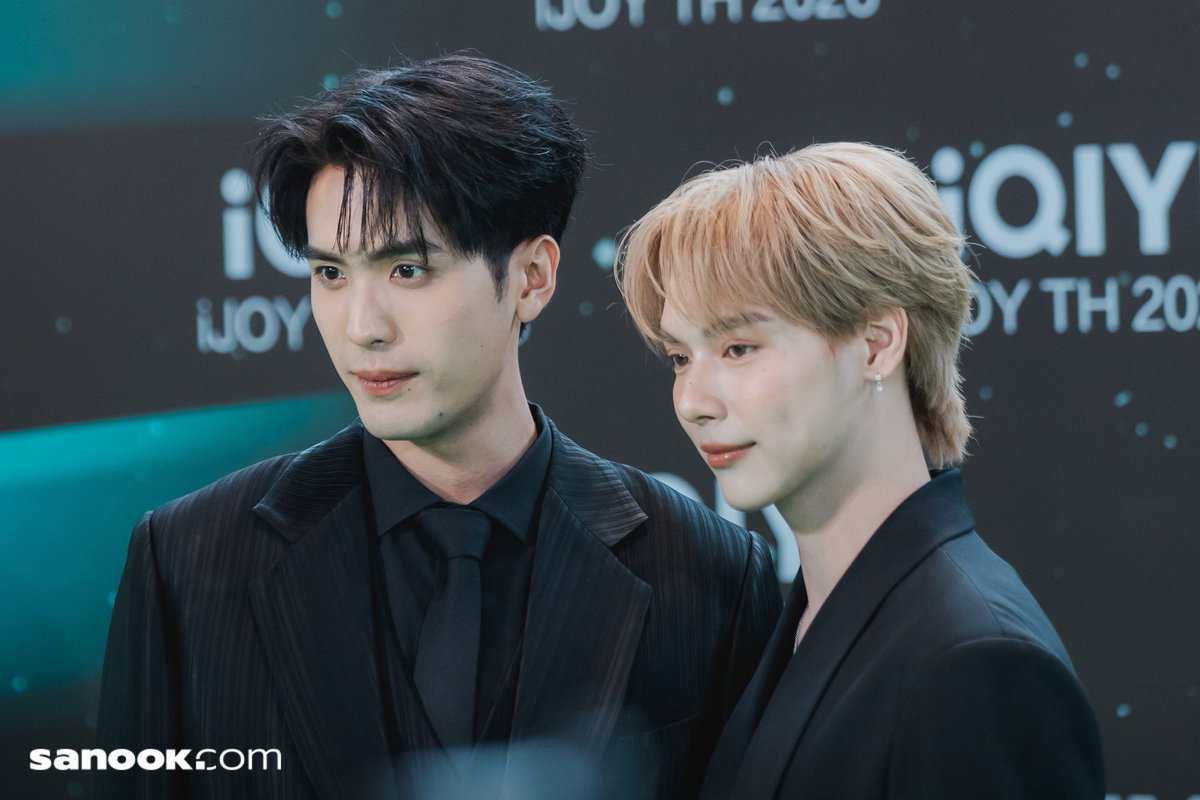 Sanook's tweet photo. ตั้ว-เป็นต่อ ร่วมเดิมพรมเขียวในงาน iQIYI iJOY TH 2026 

📎https://t.co/VWFTBPQZ0r

 #iQIYIiJOYTH2026 
#TouKanisorn #PentorJrp #PENTOR https://t.co/6ptIgKf07B