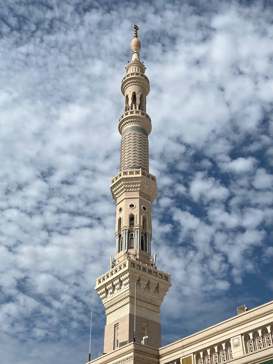 Haninn_SA's tweet photo. أرْجـُو الإله بمنّـه أن نرتوي
من حوضهِ وأن نراهُ وننظرا

صلّ عليك الله في عليائه
مـا سبّح العبدُ المُطيعُ وكبّرا ﷺ

#صلوا_عليه_وسلموا_تسليما 
#يوم_الجمعه
#جمعه_طيبه https://t.co/oaVEqDDDcq