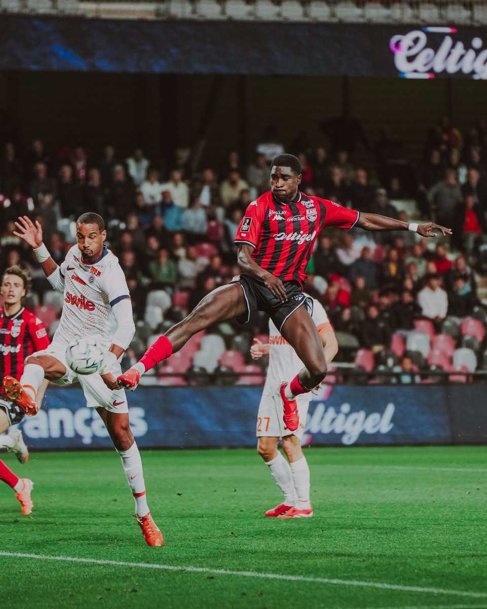 🎂 31 ans pour 𝗗𝗼𝗻𝗮𝘁𝗶𝗲𝗻 𝗚𝗼𝗺𝗶𝘀, notre défenseur central aujourd'hui.

Bon anniversaire 𝗗𝗼𝗻𝗮 !❤️‍🔥🖤

#TeamEAG #WarRaok