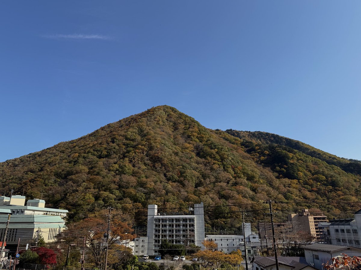 今日もいい天気でした🌞🍁

📷2025.11.7
📍鬼怒川温泉ホテル 第2駐車場

#日光
#紅葉
#温泉旅行