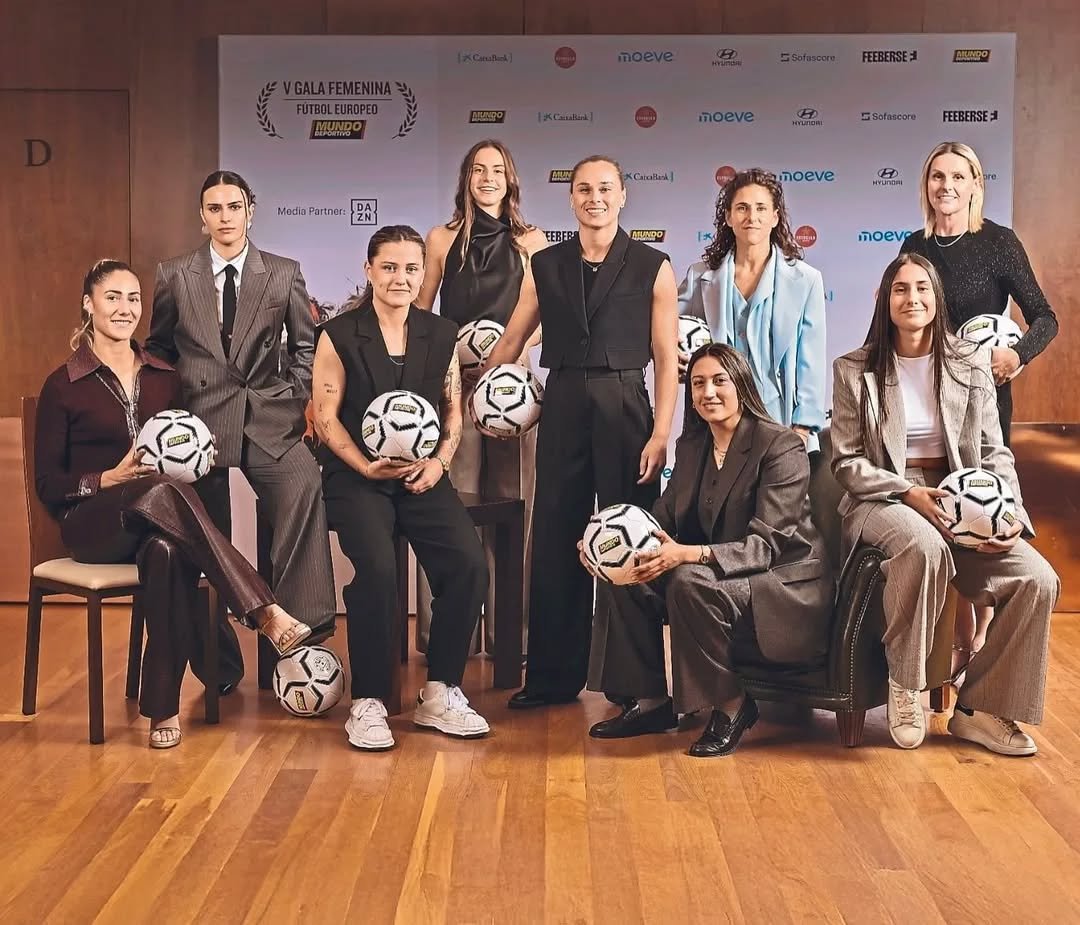 LTAagency_'s tweet photo. Congratulazioni @VeroBoquete per l' ennesimo riconoscimento alla sua grandissima carriera ottenuto in occasione della quinta edizione dell’European Women’s Football Gala di @mundodeportivo
Congratulazioni Vero..
#lta #ltaagency #veroboquete https://t.co/81PVEPSfrv