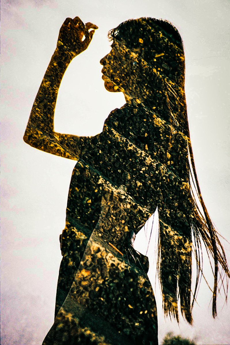 679_rtq's tweet image. #多重露光 いいぞ
 
今回のロットは先に南条葉月さん @nanjo_hazuki をモデルとして撮影して、別日に他の風景を重ねました

最初に6コマ1ロットとして同じポーズを撮り、1本36枚撮りで6ポーズをベースにして、メモとりながら構図を後で考えた次第です

言ってて良くわからなくなってきましたw…