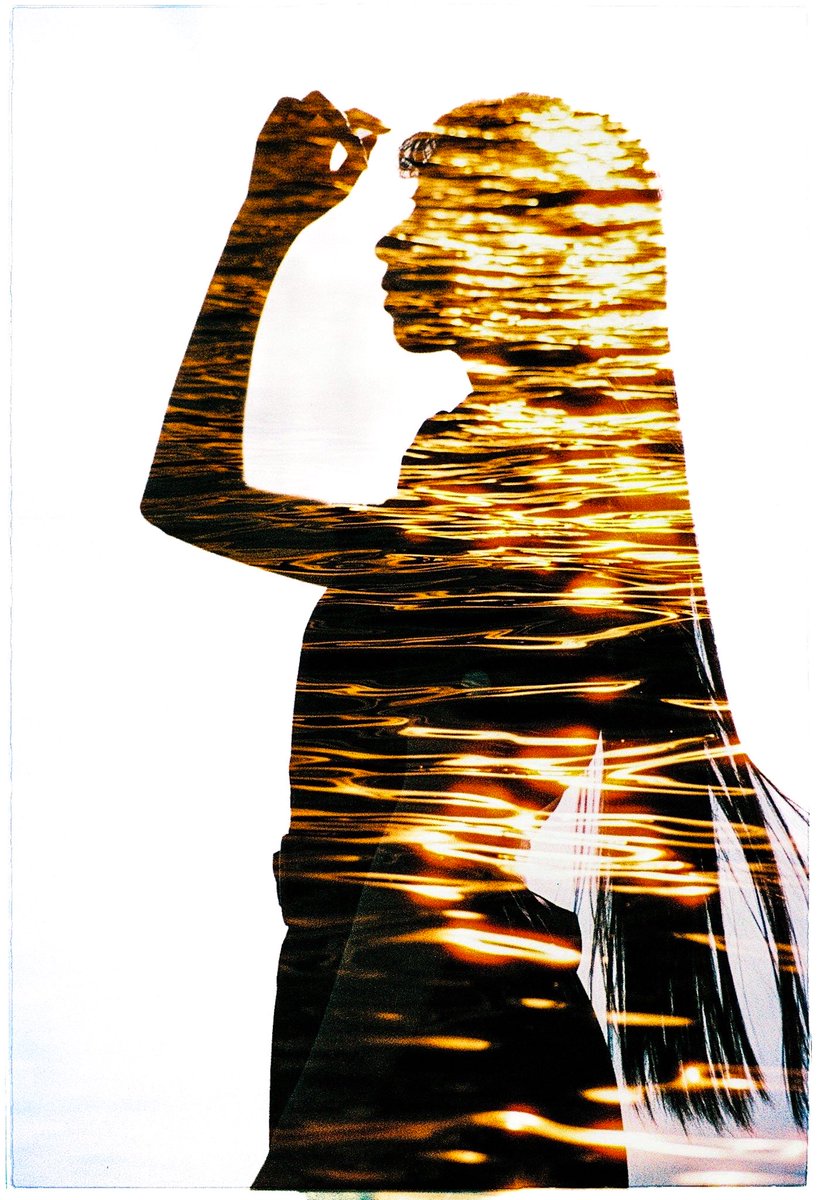 679_rtq's tweet image. #多重露光 いいぞ
 
今回のロットは先に南条葉月さん @nanjo_hazuki をモデルとして撮影して、別日に他の風景を重ねました

最初に6コマ1ロットとして同じポーズを撮り、1本36枚撮りで6ポーズをベースにして、メモとりながら構図を後で考えた次第です

言ってて良くわからなくなってきましたw…