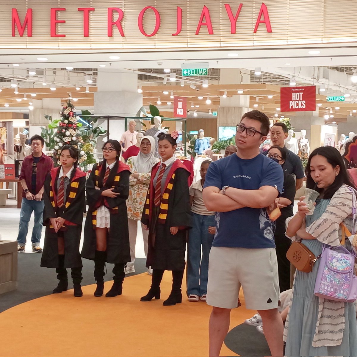 woadriene's tweet image. thk crew members @metrojayaMV for melodic performance