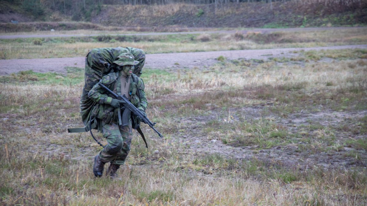 Puolustusvoimain komentaja kenraali Janne Jaakkola oli tarkastuskäynnillä  <a href="/MaasotaK/">Maasotakoulu</a> #Reserviupseerikoulu Haminassa. Käyntiä isännöi reserviupseerikurssin johtaja everstiluutnantti Tino Savolainen. <a href="/Maavoimat/">Maavoimat</a> <a href="/Puolustusvoimat/">Puolustusvoimat</a>