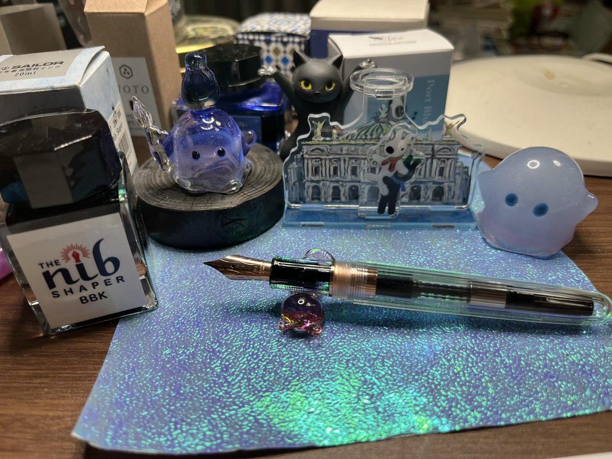 『すみだ川』永井荷風
#朝活書写 No.2218
#朝活書写_2218
2025.11.06

#3776
#センチュリー
#プラチナ
#小太刀
#nibshaperbbk 
#carrocro 
#きゃろくろおばけ 
#キャロちゃん
#リサとガスパール
#ネコのペンおき
#青緑愛好連盟
#リサとガスパール