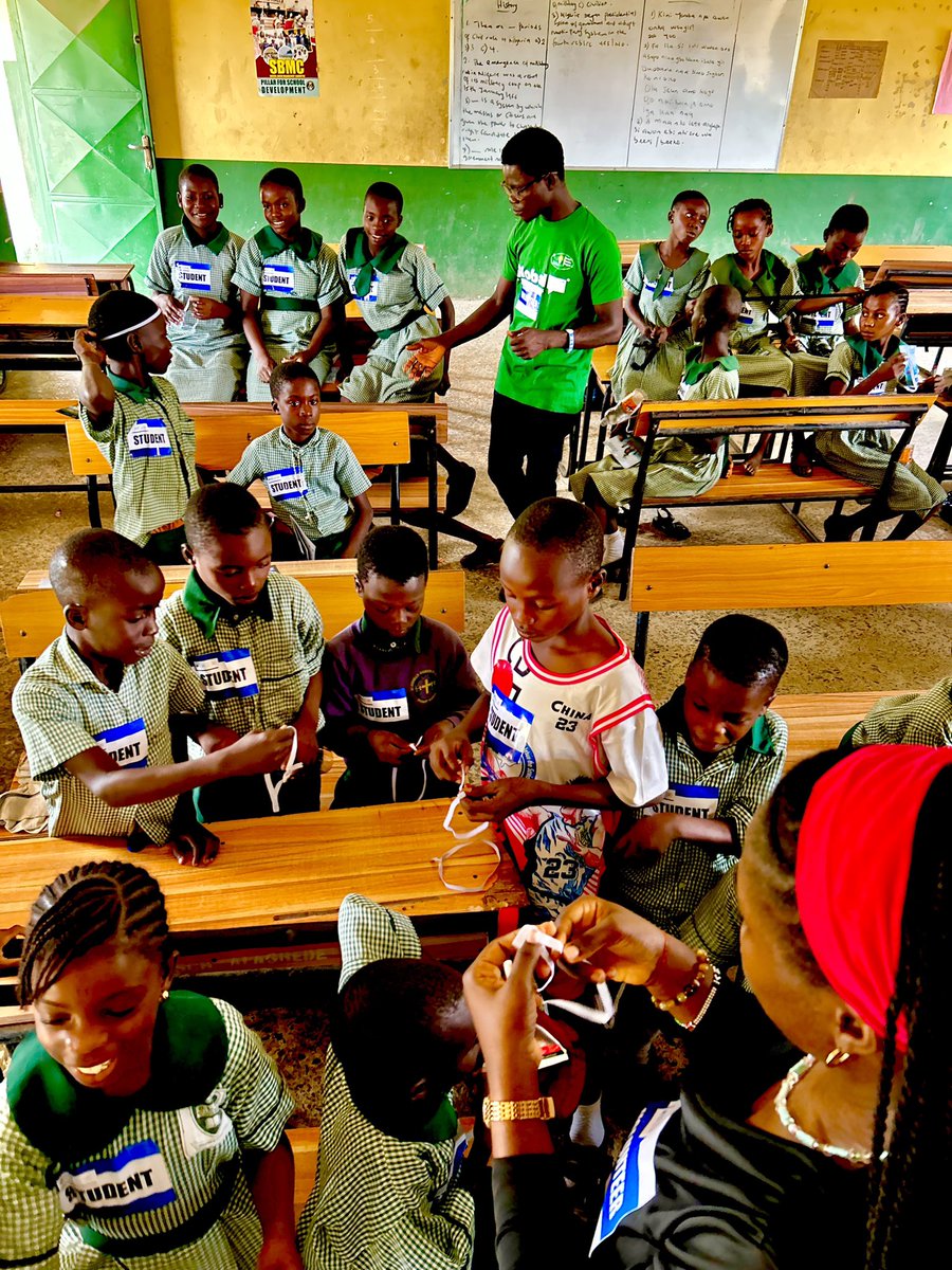 conserveriverng's tweet image. Highlights from our FanPlastic event 💥

From environmental education to book reading to upcycling— we equipped our next generation of eco-legends🌊

The future is now!♻️

#ProjectConserveRiver #PCOR #Sustainability #EcoLegend #FanPlastic #EnvironmentalEducation #Upcycling