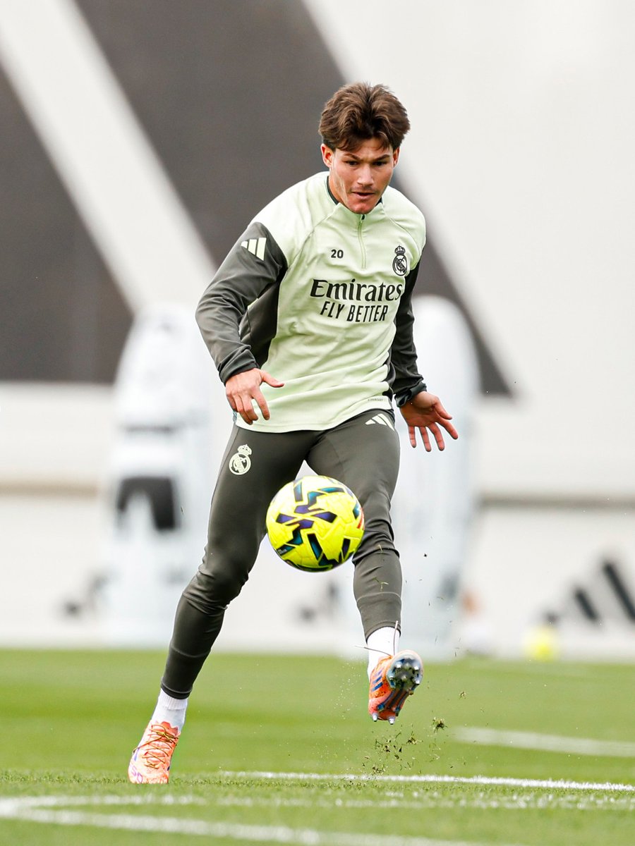 🟠 <a href="/DaniCeballos46/">Daniel Ceballos</a>
🟢 <a href="/Frangarcia_11/">Fran García</a>