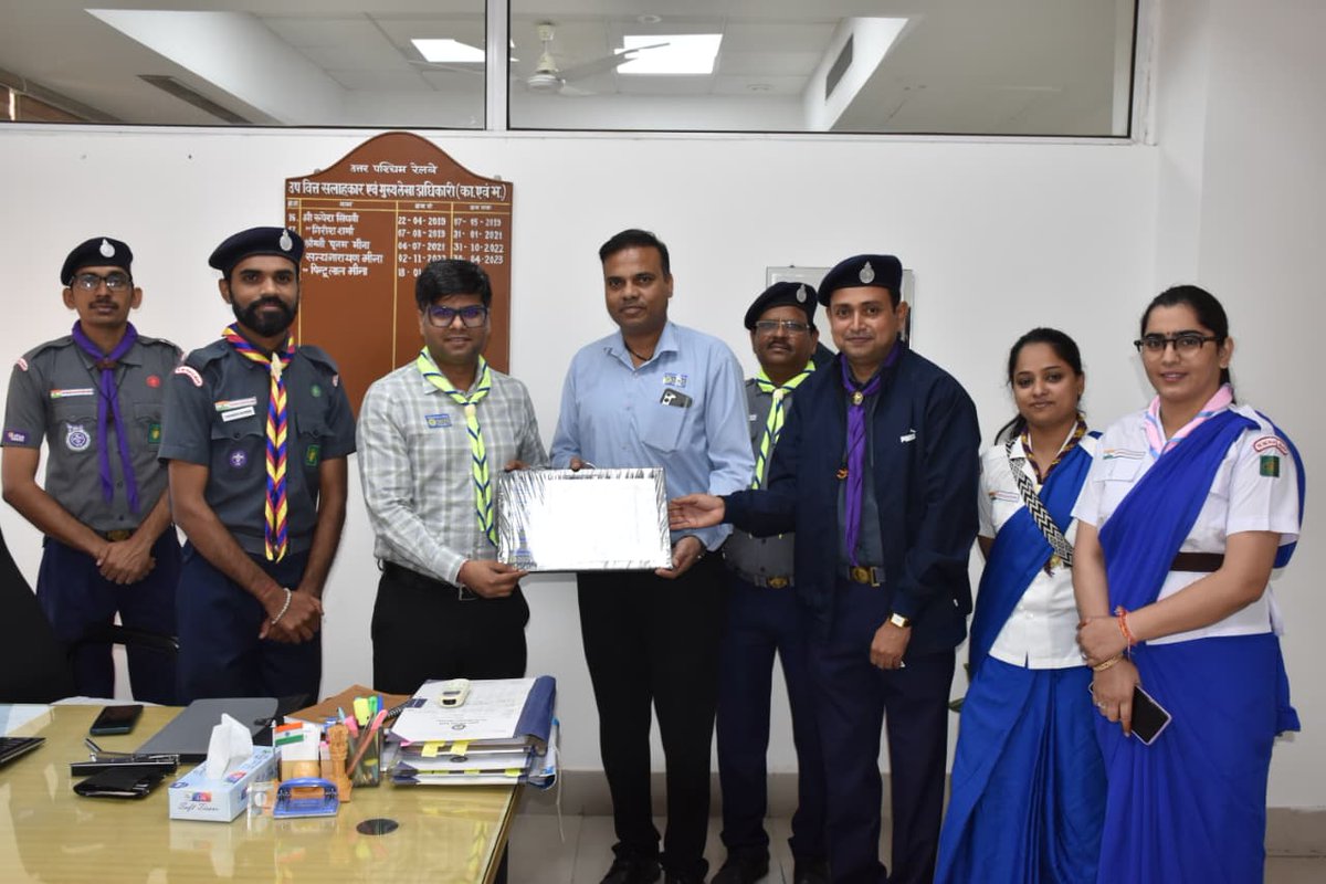 bsgnwr's tweet photo. On the auspicious occasion of 75th Foundation Day of Bharat Scouts and Guides, the flag sticker was released and inaugurated by Hon'ble Prisident &amp; PCEE Shri Sanjay Kumar Gupta Sir on 07 November 2025.
State officials of North Western Railway State BS&amp;G(NWR) were present.@bsgnhq https://t.co/8Gujp5rlNT