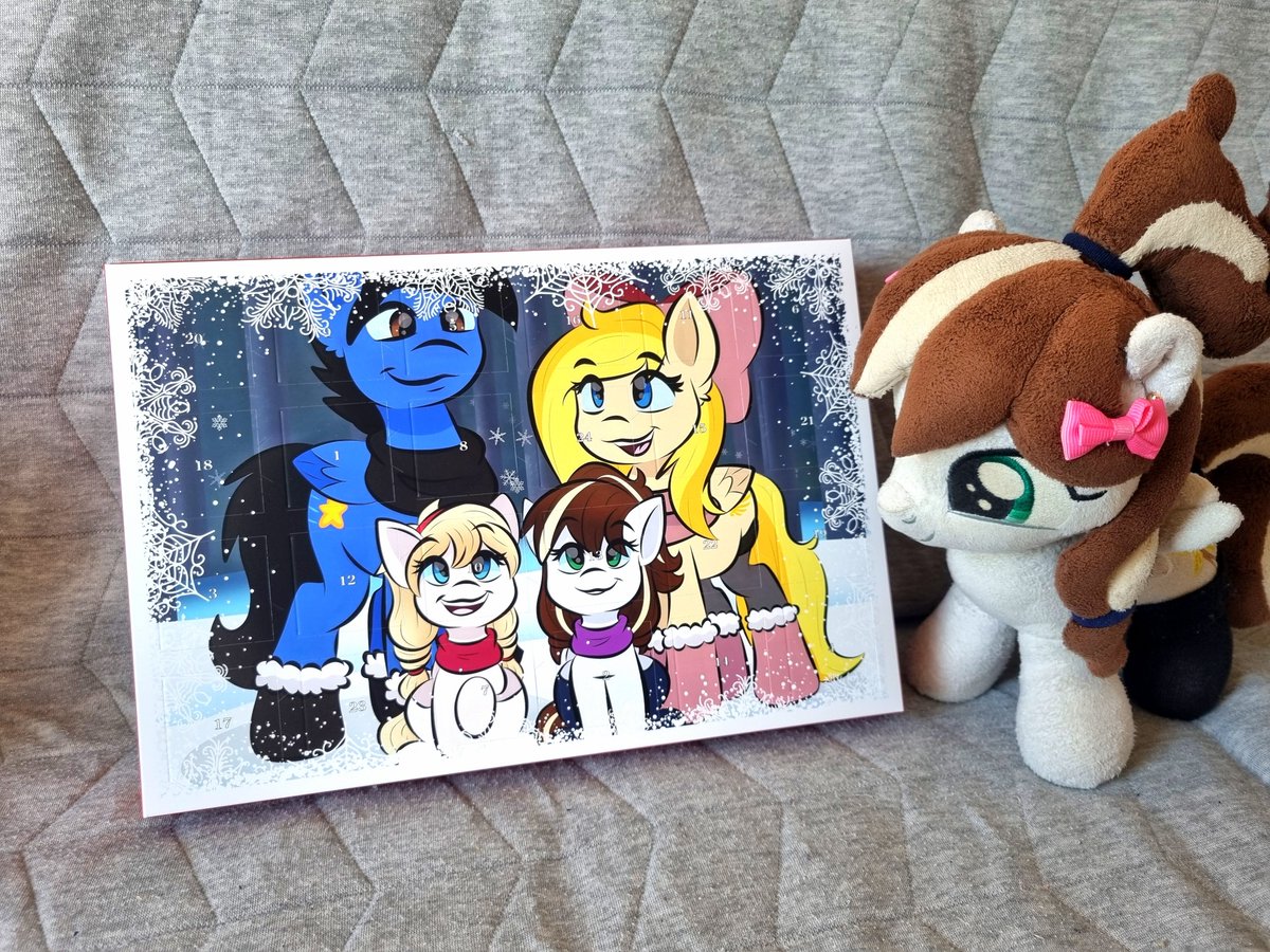 Almost time again. 🎄
My new advent calendar with Kinder Chocolate pieces inside. 🤩

(artwork by <a href="/DoodlesDoodles8/">Doodles New Doodles!</a>)