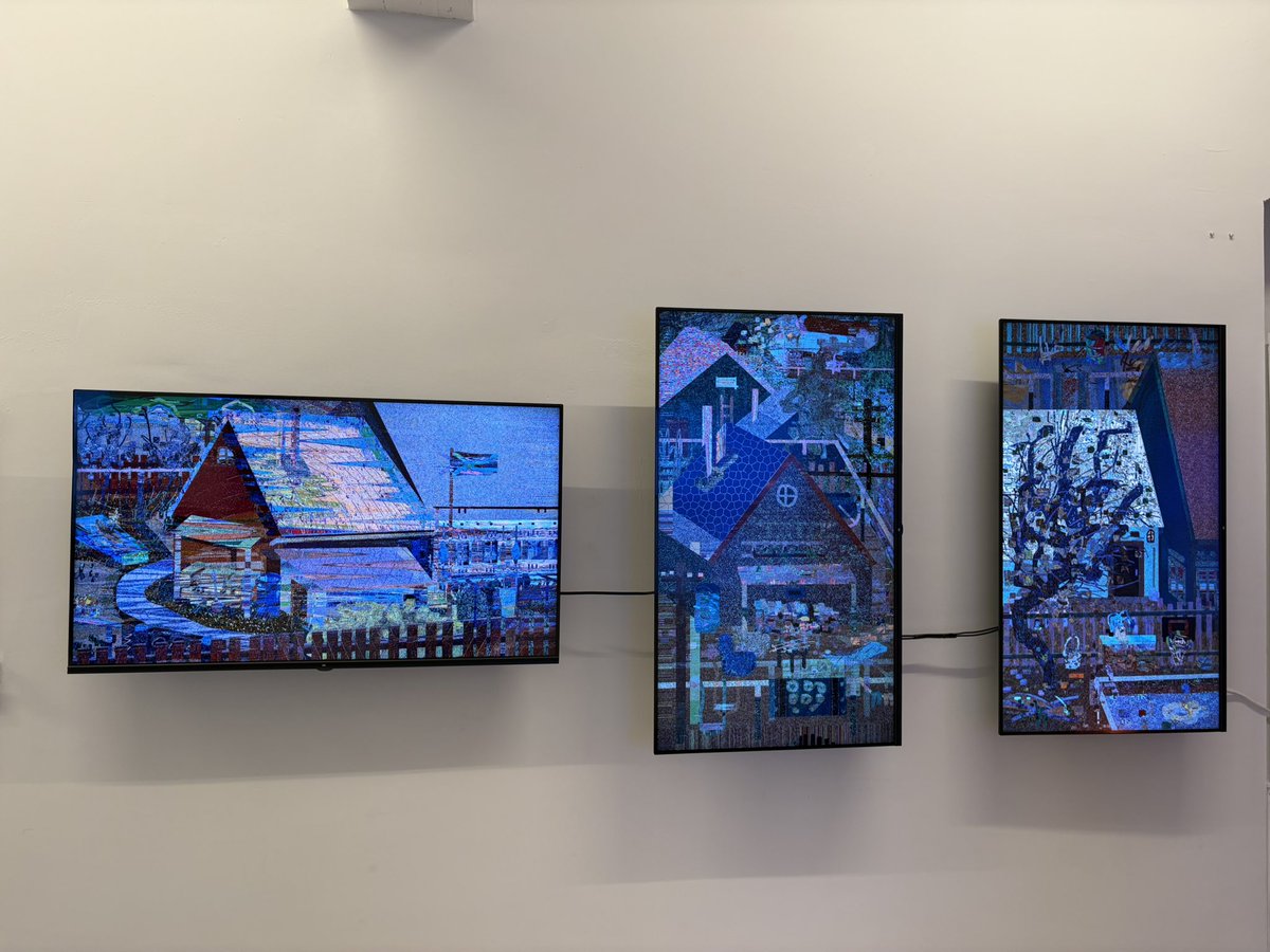 A very beautiful exhibition, and all praise to <a href="/artontezos_/">Art on Tezos</a> and the artists who are exhibiting and have the opportunity to connect.  The opening night 6.11.2026 in Berlin🥂✨🙂