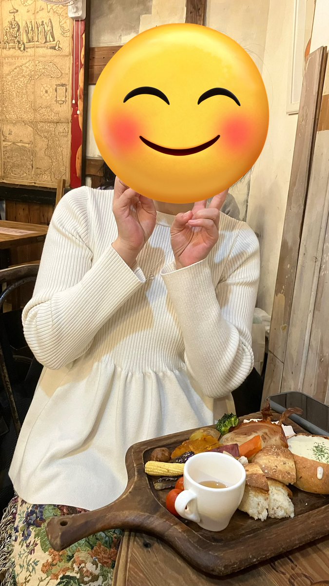 msk_msp's tweet image. 尊敬する推しの方とランチしてきました💖
直にお会いできるなんて光栄すぎるし、初めて会ったとは思えないフレンドリーさにもうメロメロ😇
あの日の黒柳徹子さんの気持ちワカル🥹

英語のアドバイスもたくさんいただいてモチベもあがり、3歳くらい若返りました。

楽しかった！！！