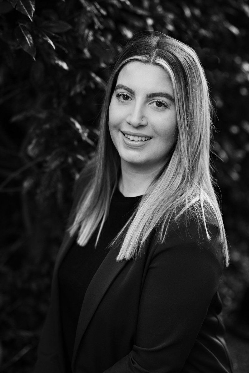 IFAinOlney's tweet image. Roxanne is one of our brilliant Client Services Administrators, bringing over 3 years of experience in financial services admin. 

👉 Find out more about Roxanne and the rest of our team: buff.ly/xoEl3PW 

#MeetTheTeam #ClientServices #FinancialPlanning #TeamSpotlight