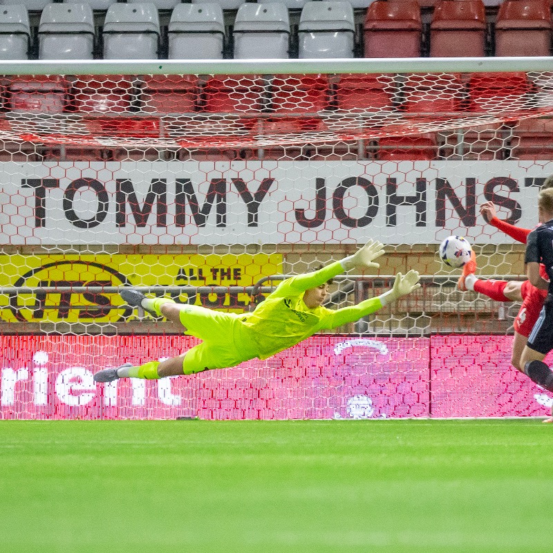 leytonorientfc's tweet photo. Simkin selected 🏴󠁧󠁢󠁥󠁮󠁧󠁿🦁

Tommy has been called-up to the @England U21 squad 👏

#LOFC #OneOrient