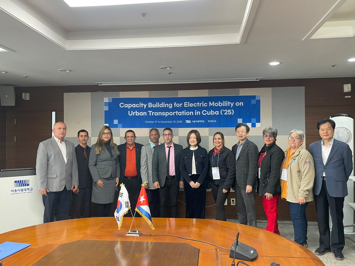 romanrl87's tweet image. Concluyó en #CoreaDelSur el curso de formación de capacidades para la transportación eléctrica en #Cuba, impartido por la Agencia de Cooperación Internacional de Corea para expertos del @MitransCuba , @CubaMES y @citmacuba .