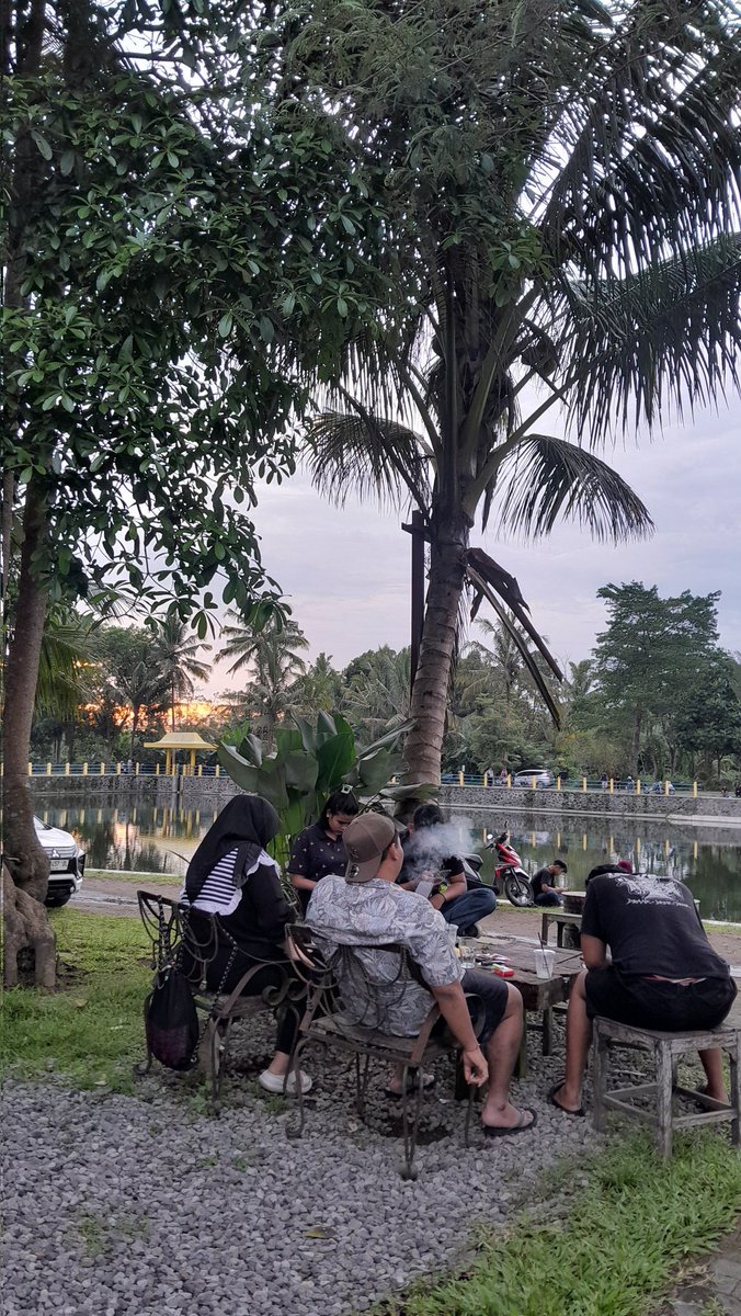 xrifamdh's tweet image. Day 1 di yk🫶