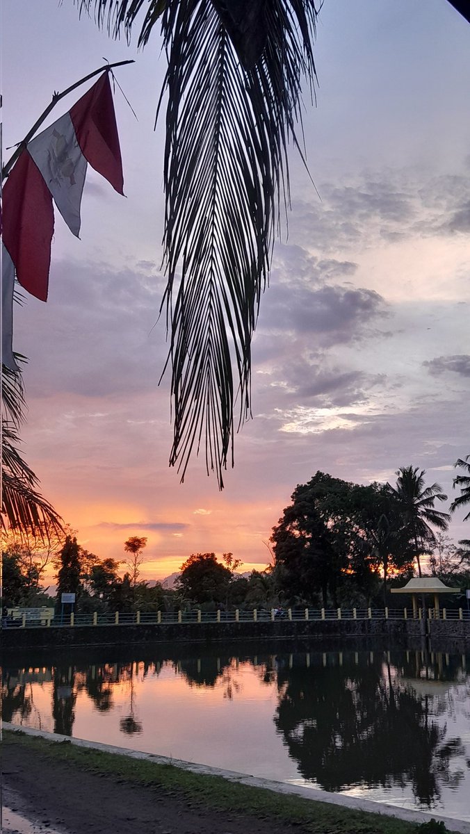 xrifamdh's tweet image. Day 1 di yk🫶