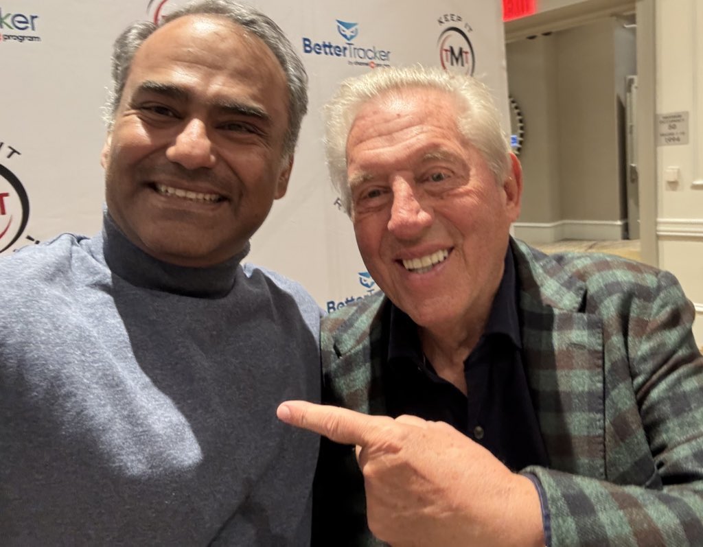 advsolorider's tweet image. Leadership isn’t about control it’s about connection.💡
You don’t lead people by tightening your grip… you lead by opening your heart and aligning vision
When your team feels seen, they move mountains not because they have to, but because they want to.

#Leadership #VisionDriven