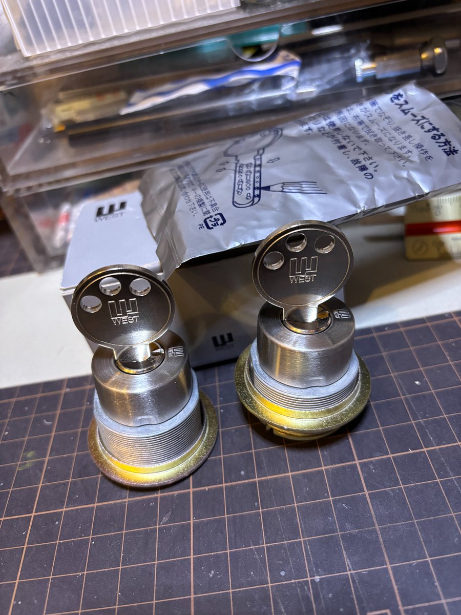 InvestsStrategy's tweet image. サムターン固い問題とは別ですが、そのへんいじるついでにキーシリンダーをディンプルタイプのに交換しようかなと😇

こんなもんになんでこんな種類あんねん(*´Д｀)
ていうくらい型番乱立してて適合を検索するのがもう大変！