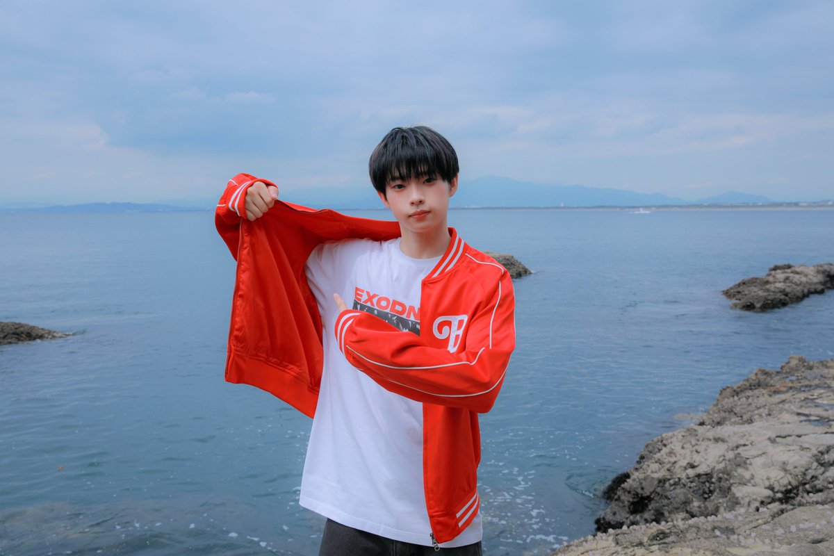 TIOT_NOW's tweet photo. [#레디_time⏰] 
#BEHIND_film 🎞️

선명하게 새긴 마음속의 playlist
I Don't Wanna Wait 🌊

#TIOT #티아이오티
#신예찬 #SHINYECHAN https://t.co/MecljJGTb2