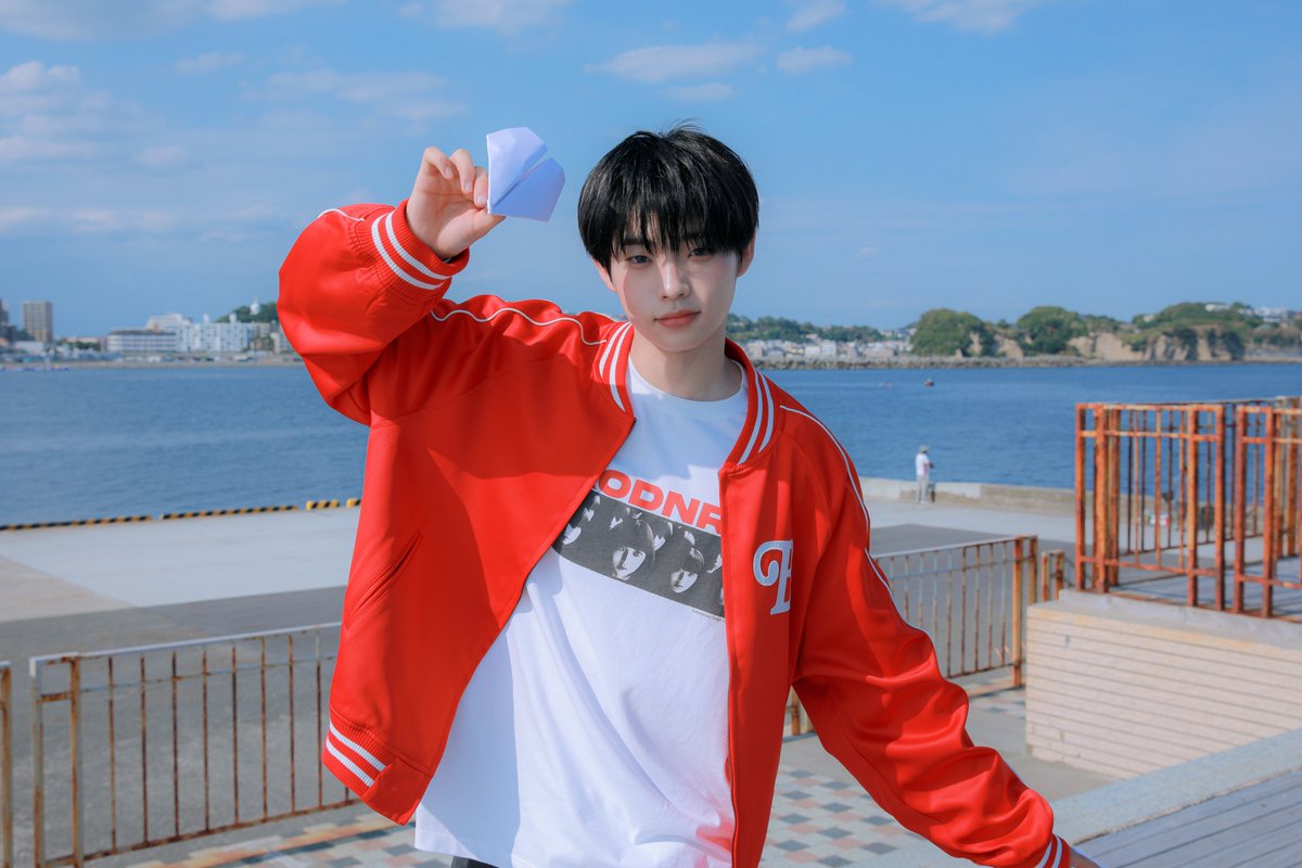 TIOT_NOW's tweet photo. [#레디_time⏰] 
#BEHIND_film 🎞️

선명하게 새긴 마음속의 playlist
I Don't Wanna Wait 🌊

#TIOT #티아이오티
#신예찬 #SHINYECHAN https://t.co/MecljJGTb2