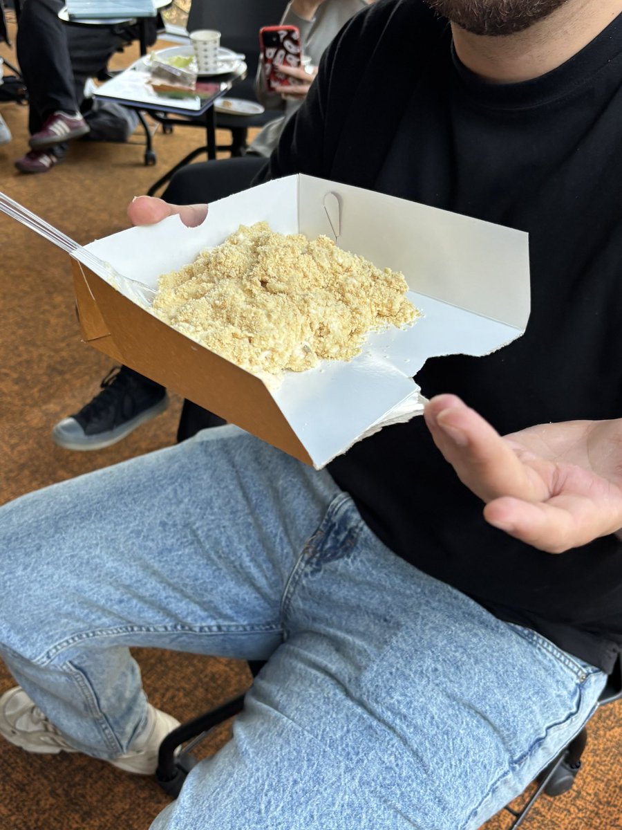 herkes tabakta yerken o