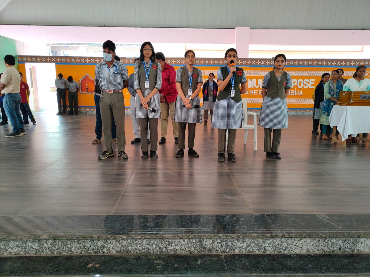 PMShriDMS64BBSR's tweet image. Students presented a short drama during the assembly to observe Vigilance Awareness Week 2025, highlighting the importance of honesty, integrity, and ethical behavior.#EduMinOfIndia #NCERT #CIET_NCERT #RIEBBSR #PMShriDMSBBSR #VIGILANCE #Shortskit #StudentParticipation #Awareness